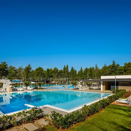 Maistra Valkanela Pitches Campingplatz 4*