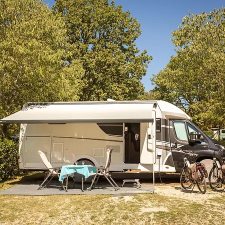 Maistra Valkanela Pitches Camping