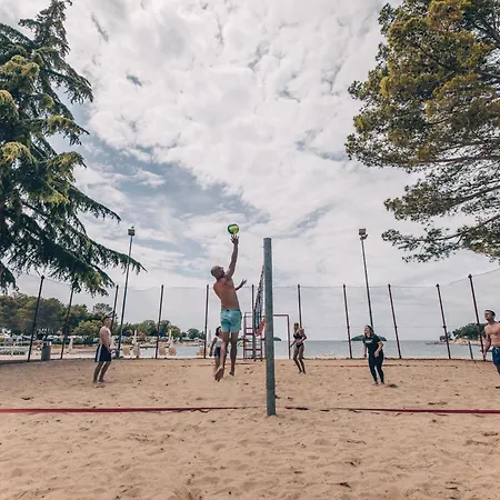 Parque de Campismo Maistra Valkanela Pitches 4*