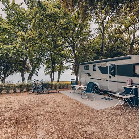 Maistra Valkanela Pitches Camping 4*