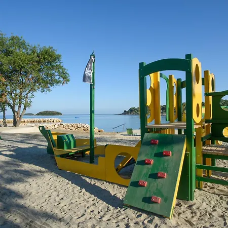 Parque de Campismo Maistra Valkanela Pitches 4*