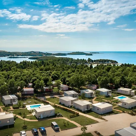 Camping Maistra Valkanela Pitches